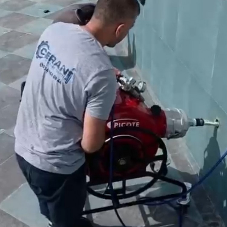 Havuz Kaçaklarına Boru Kaplama Çeşme
